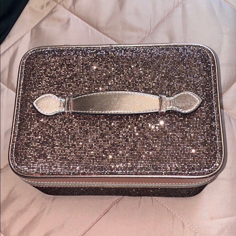 Makeup travel box